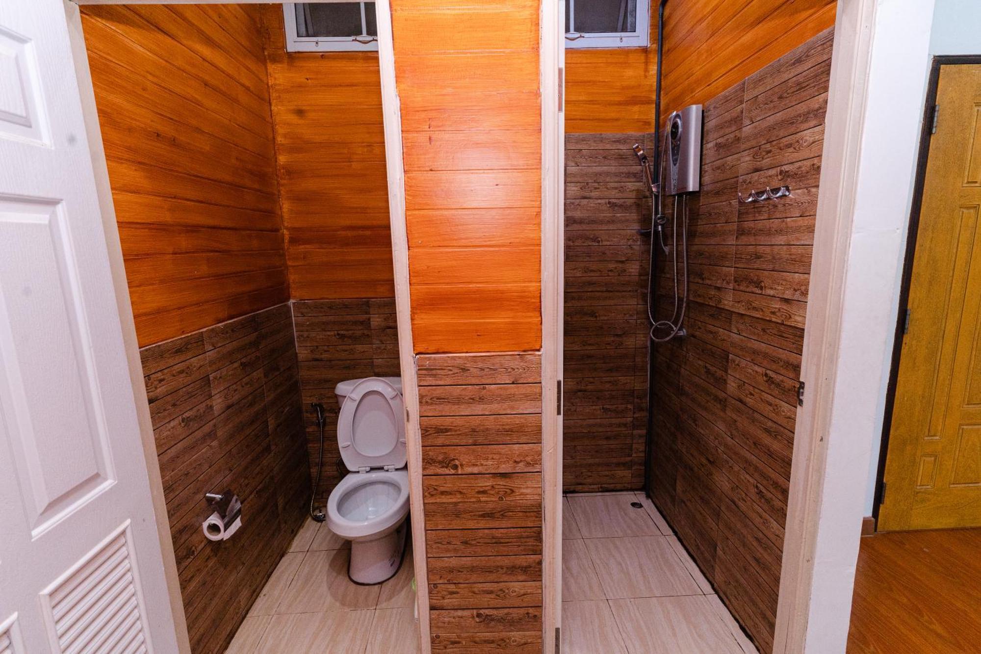 Baan Suan Khun Ta And Golf Resort Ubon Ratchathani Exterior photo