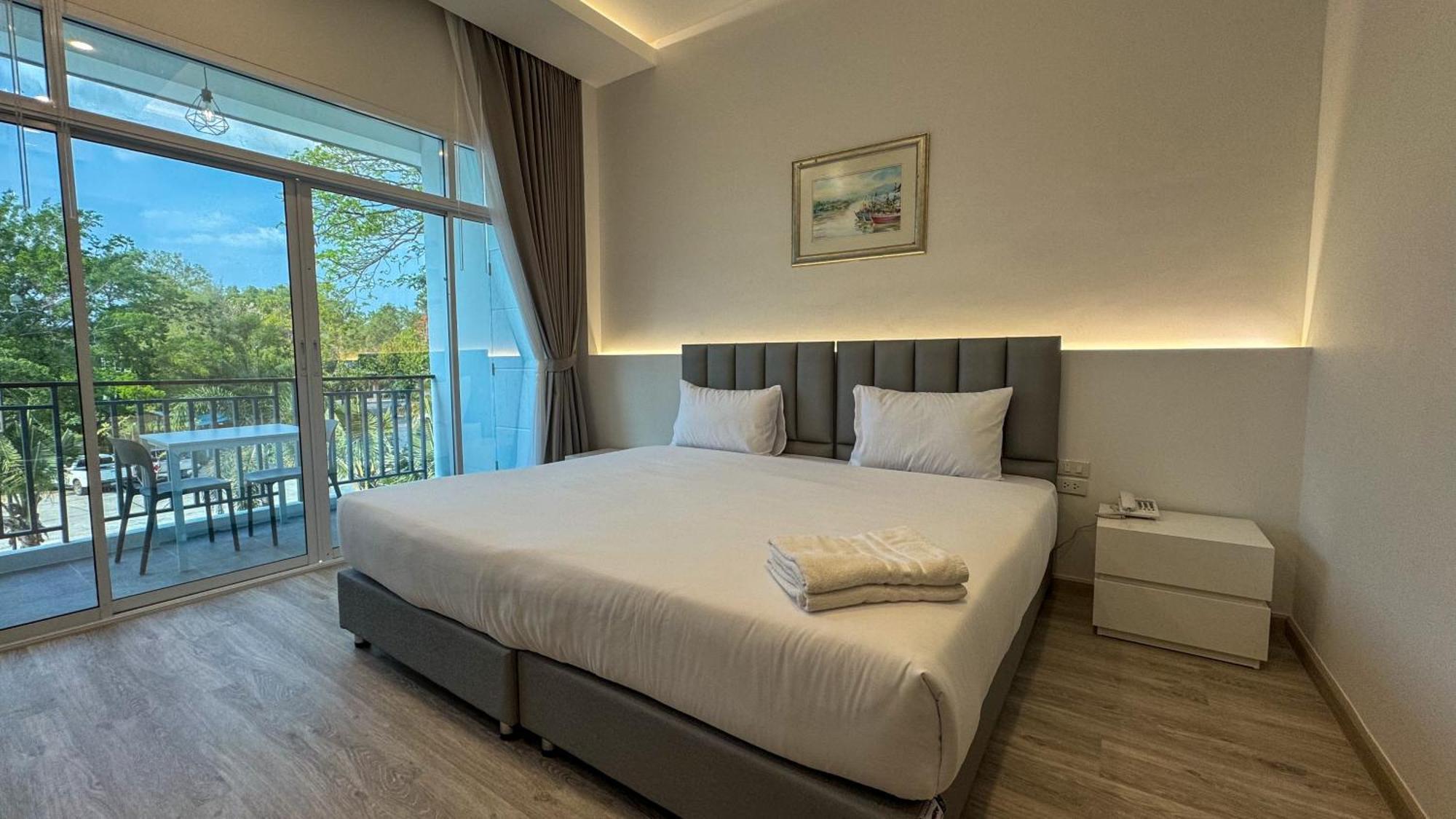 Baan Suan Khun Ta And Golf Resort Ubon Ratchathani Exterior photo