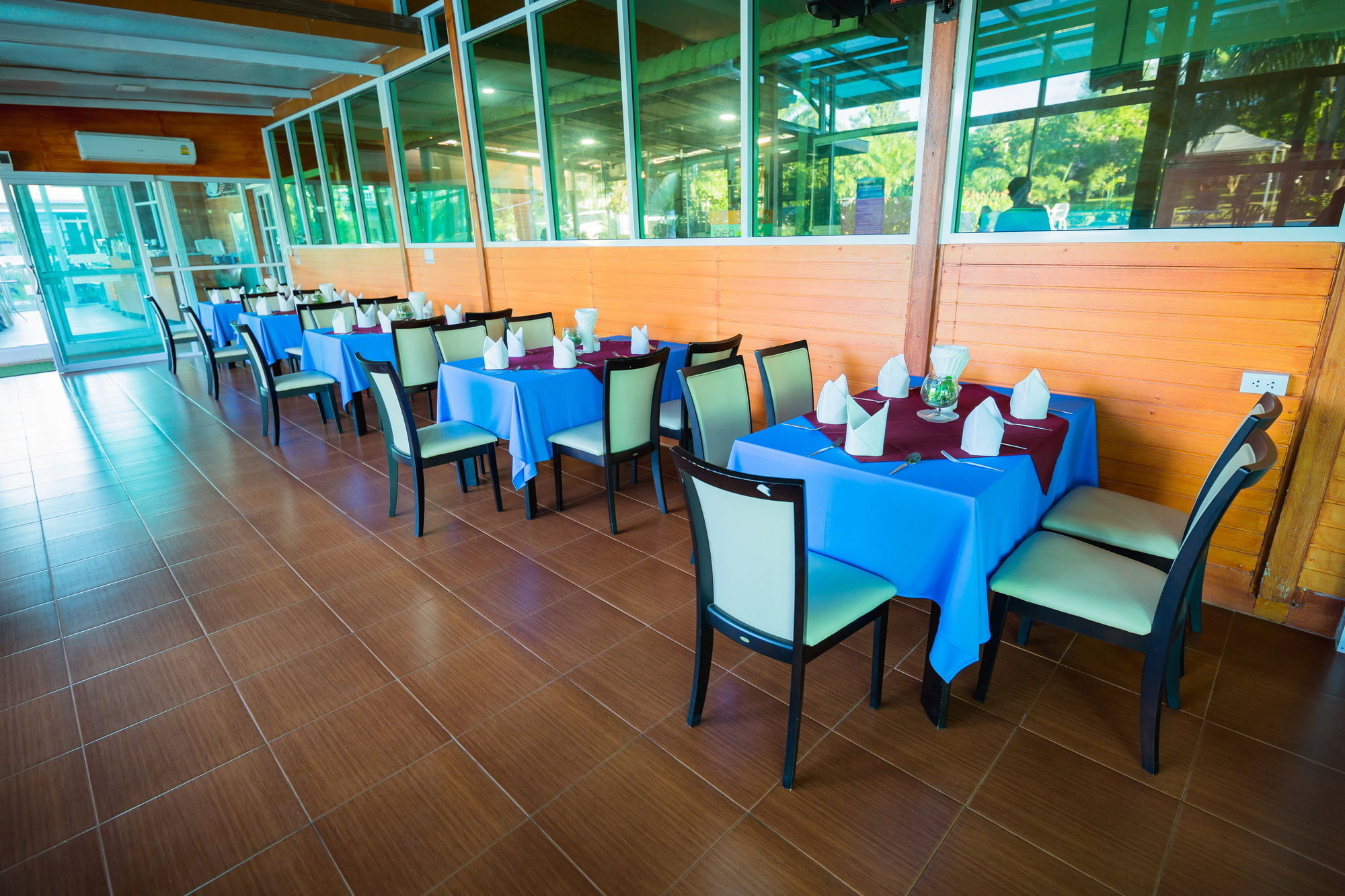 Baan Suan Khun Ta And Golf Resort Ubon Ratchathani Exterior photo
